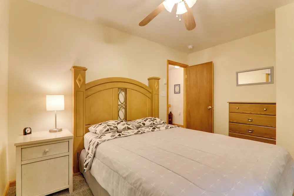 Deck & Resort Amenities: Arrowhead Lake Home!