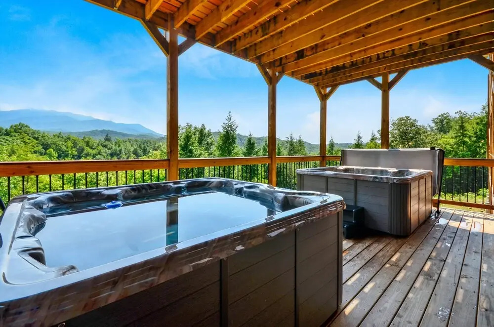 Foxwood Mansion 14 Bedroom Cabin by RedAwning