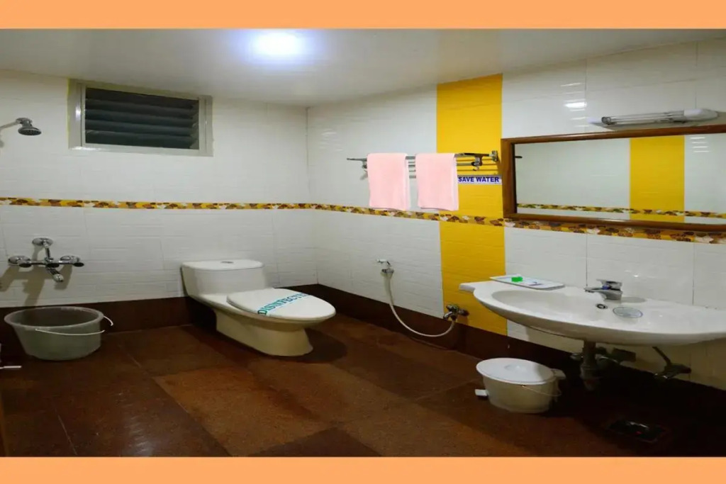 4 BHK Guest house in Conevnt Road, Kodaikanal(5D65), by GuestHouser