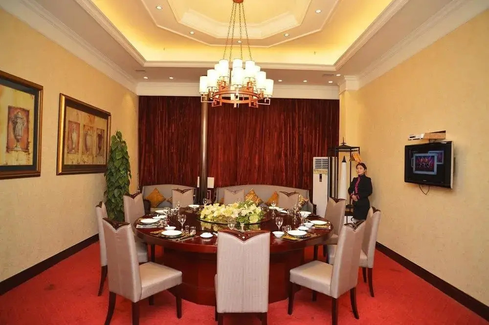 Lijiang Hotel