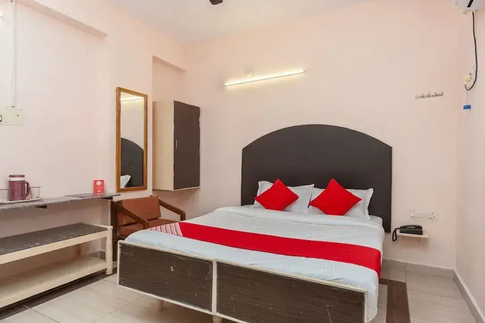 OYO 16749 Hotel Paris