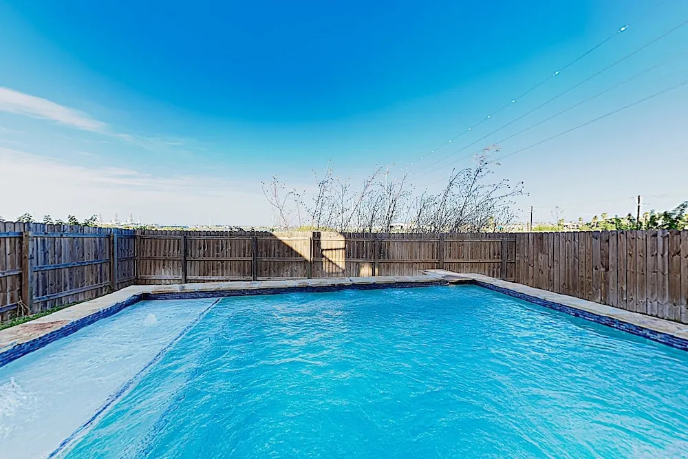 103vivie 3 Bedroom Home