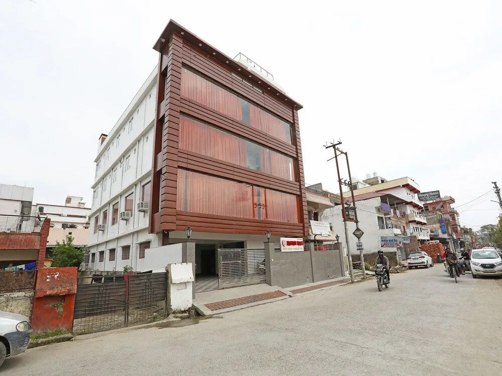 OYO 33014 Bhagwati Palace Guest House