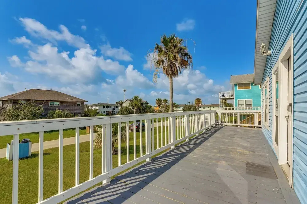 Walk to Beach & State Park: Texas Gulf Coast Home