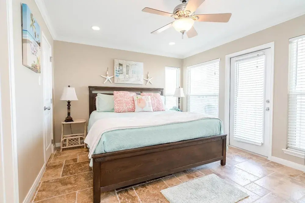 Seaside Treasure - 2 Br Apts