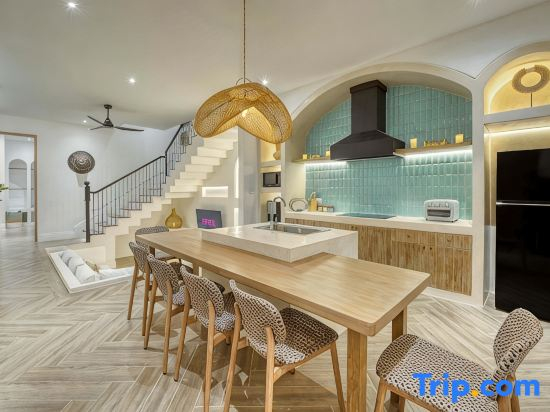 Blanche E Colonial 3BR Villa Pool in Berawa