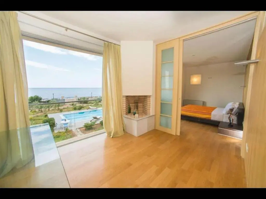 Luxury Villa Beachfront 5 Bedrooms 10-12 Persons