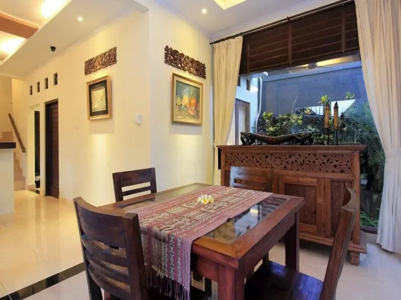 Amaryllis Junjungan Villa