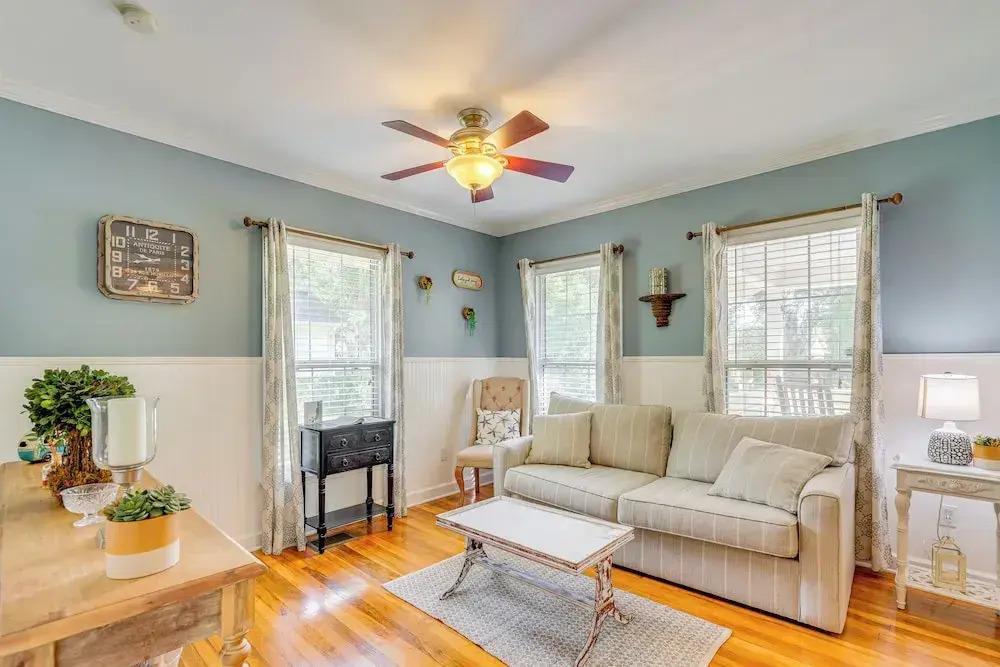 Walk to Mount Dora Historic District: Cozy Home!