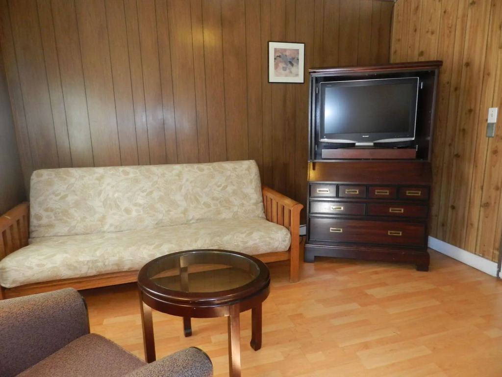 Lytton Hotel