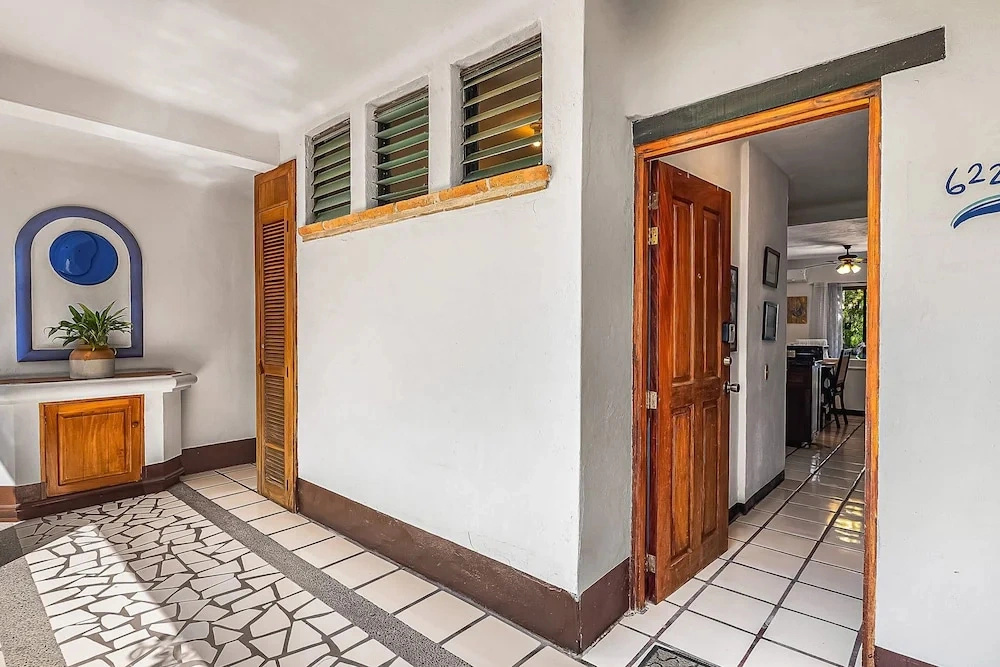 Cozy Apartment w/ Balcony, Pool Views, Free Wifi