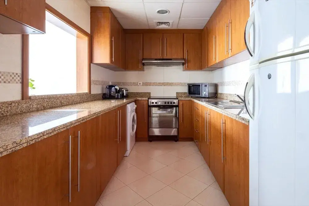 Visually Unique 1BR Apartment in JLT - Sleeps 4!