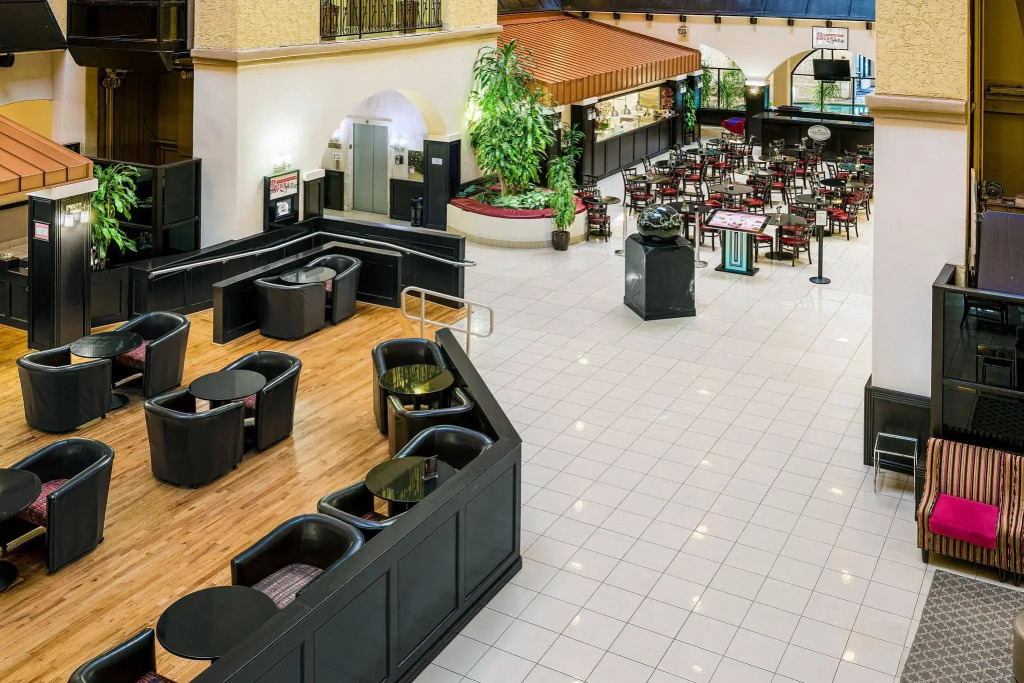 Crowne Plaza Suites Houston Southwest