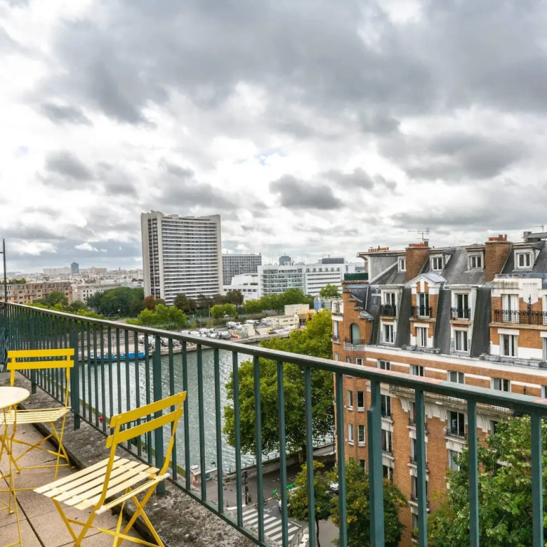 Amiral View Great 1 Bedroom Apartment in Paris