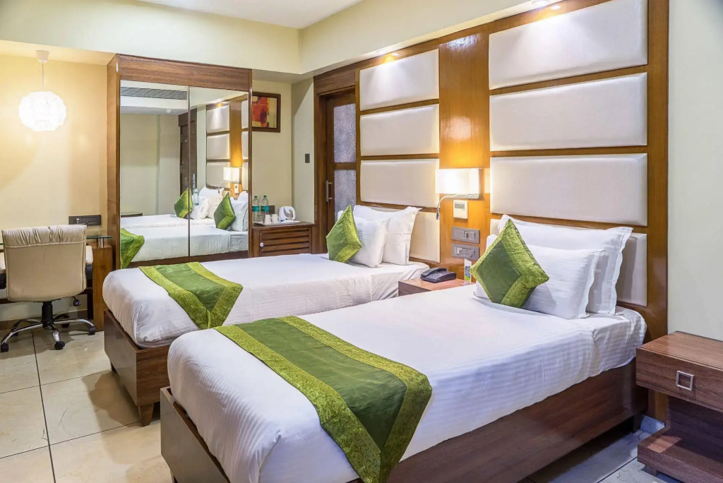 Super Inn Armoise Hotel - Navrangpura, Ahmedabad