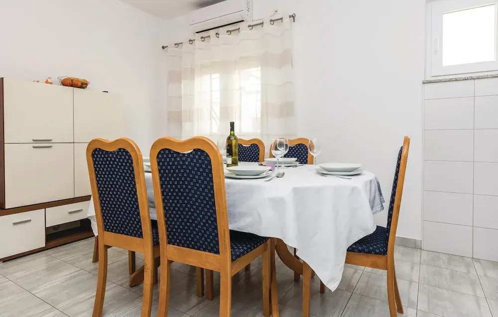 Two-Bedroom Holiday Home In Zadar