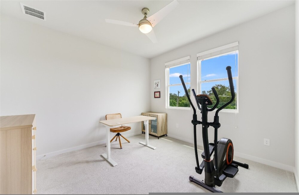 Spacious 2BR Flex Room Home Near Tech Campuses