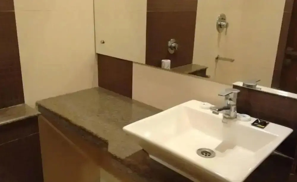 Majestic Annexe By JK Rooms