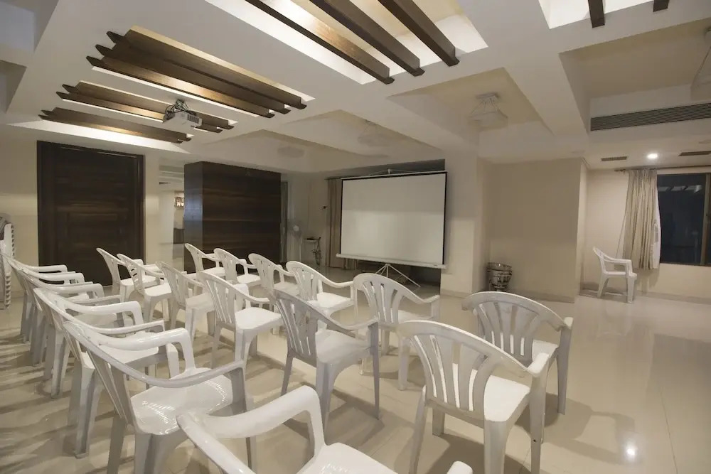 OYO 3716 Hotel Kapil Residency