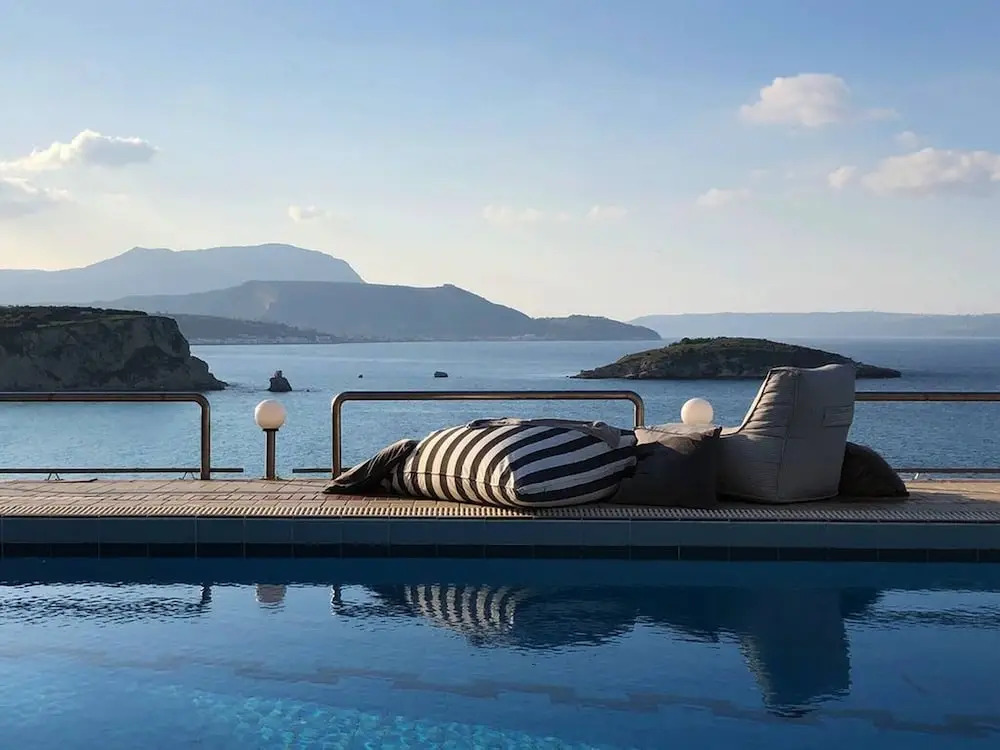 Luxury Seaview Apartment, 60sec Walk To Beach!