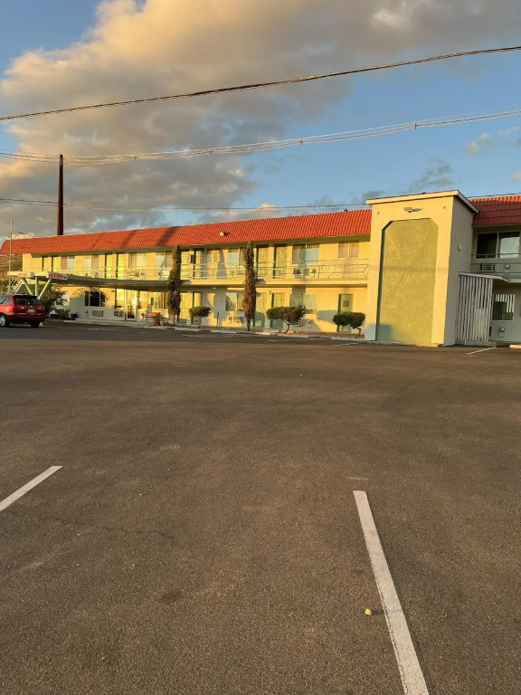 Ramblin Rose Motel