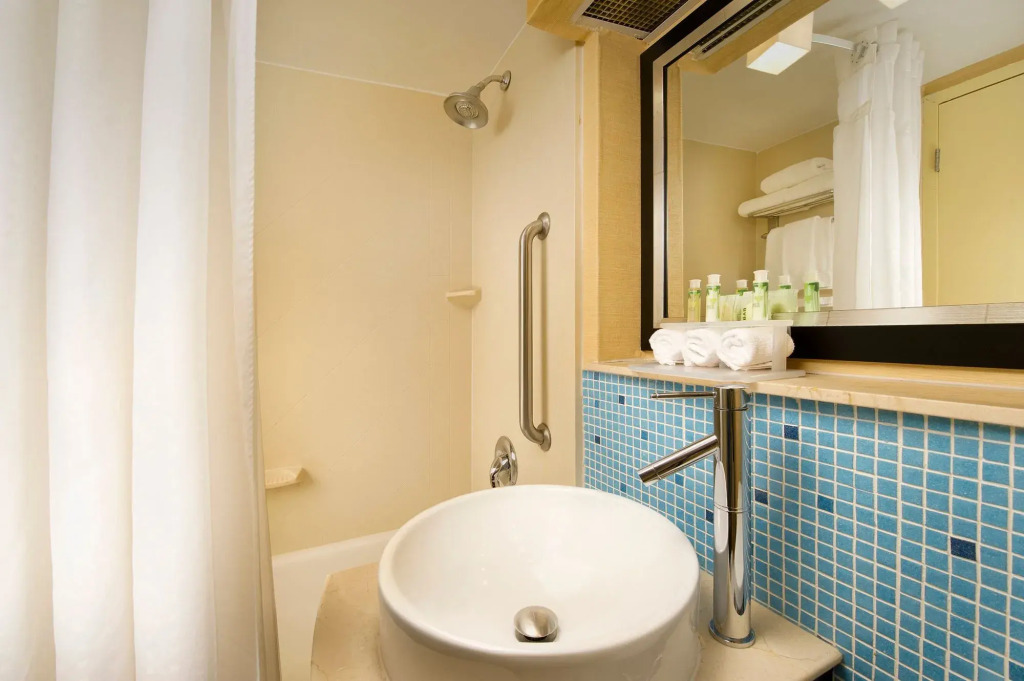 Holiday Inn Express & Suites Annapolis by IHG