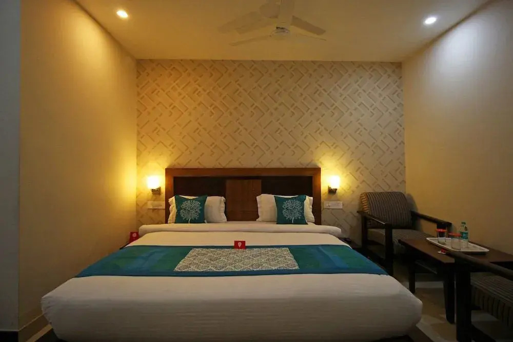 Capital O 4535 Hotel Uma Palace