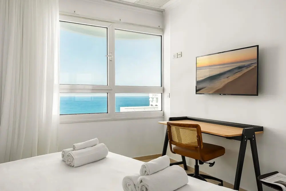 Full Sea View on The Beach With Balcony