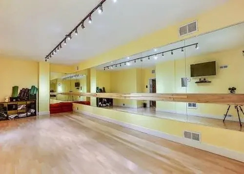 Hot Downtown1 Br apts in Palo Alto by RedAwning