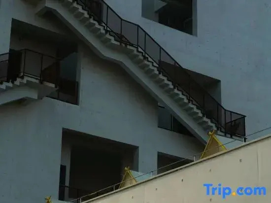 Yingge Treading on the Waves Boat House Homestay