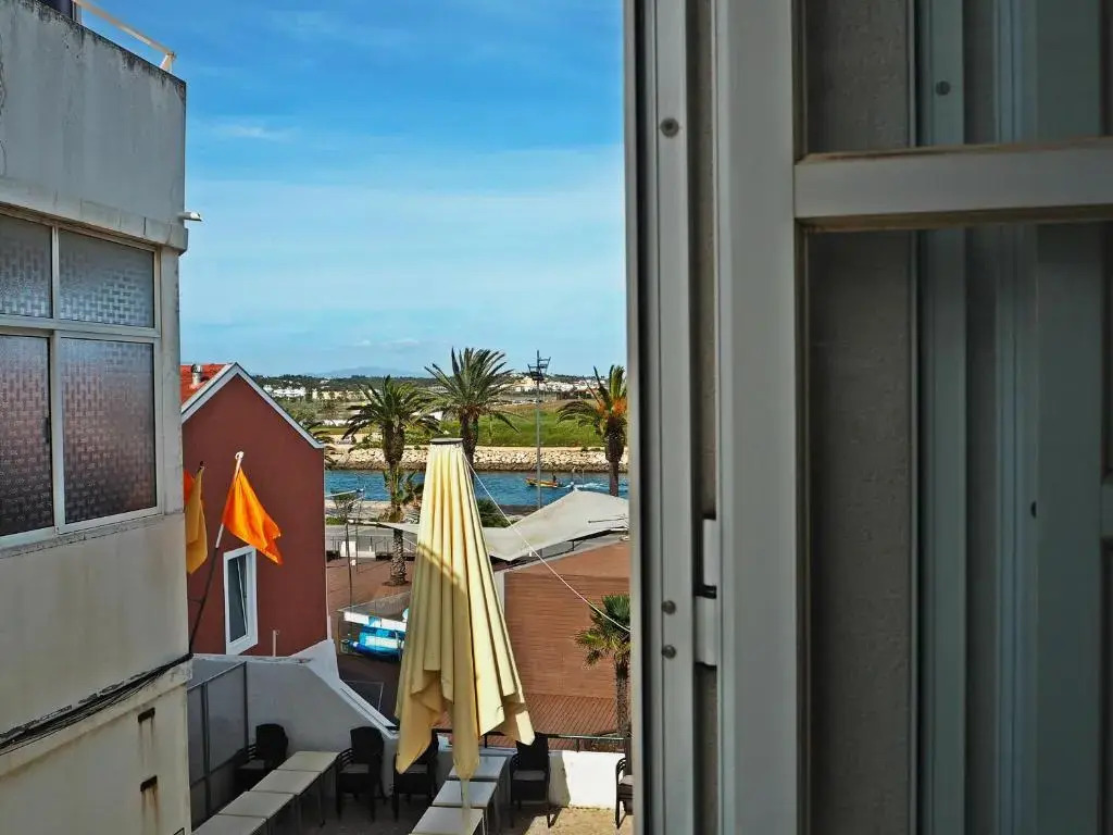 Emas Beach and Nightlife House