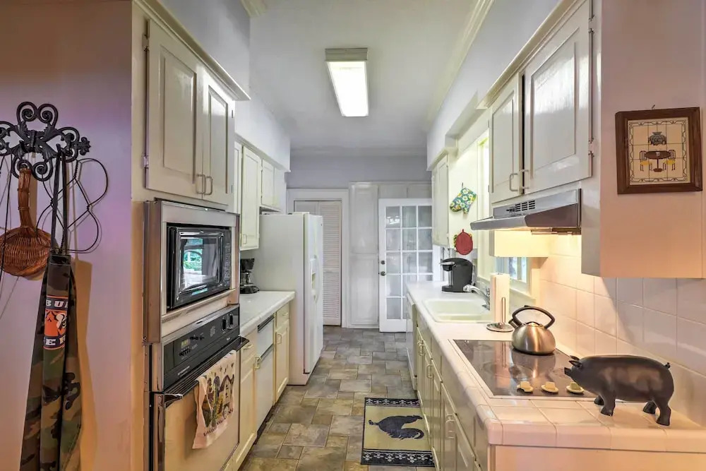 Historic 1840's Estate on 20 Acres w/ Guest House