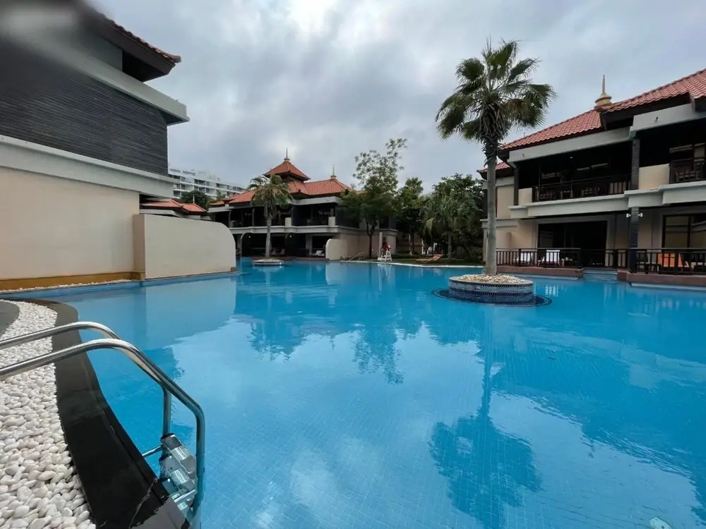 Sea View Super Luxurious Resort at Palm