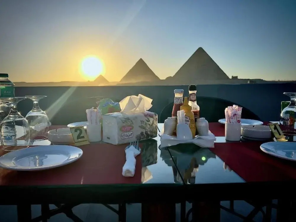 Fabulous View Pyramids Inn