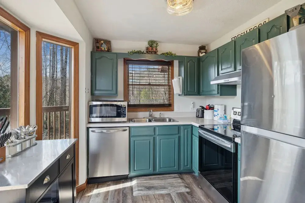 The Aerie 3 Bedroom Cabin by RedAwning