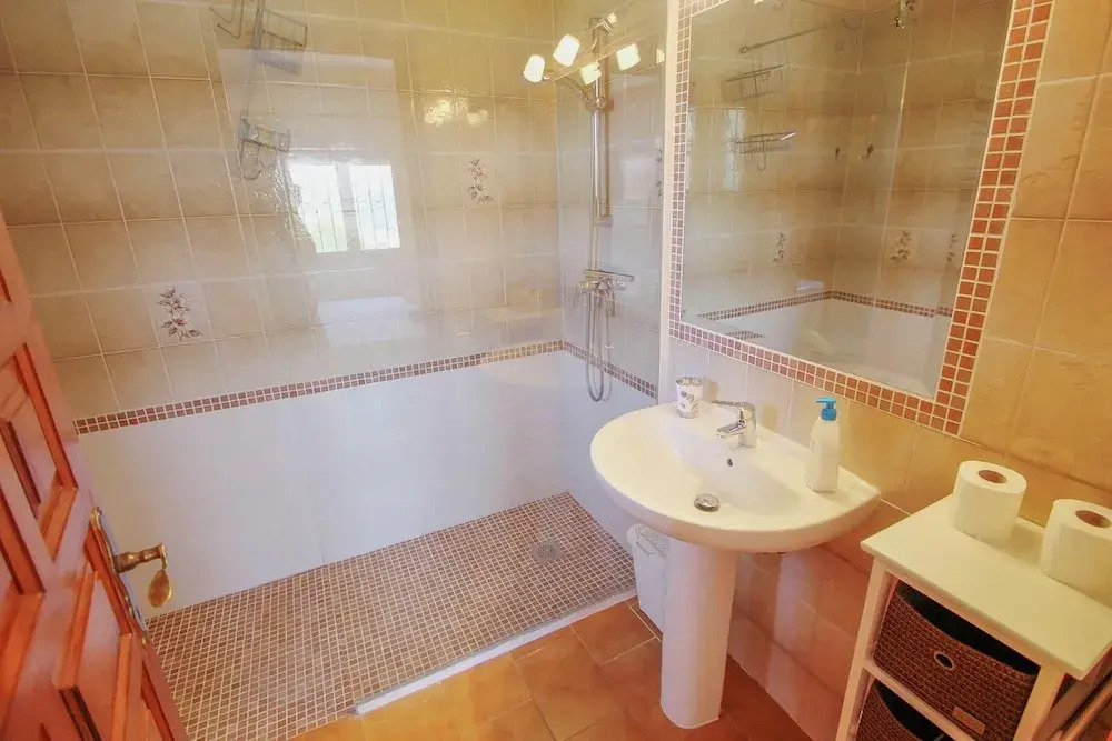Alma - holiday home with private swimming pool in Benitachell