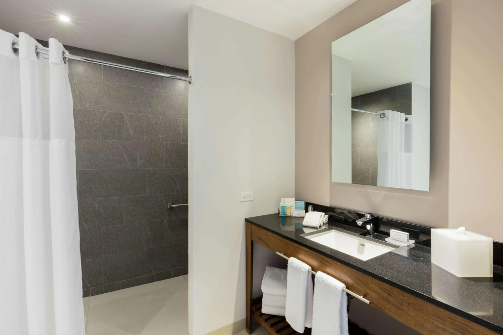 Fiesta Inn Express Cancún Cumbres
