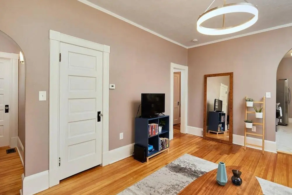 2BR Olympic Center Downtown