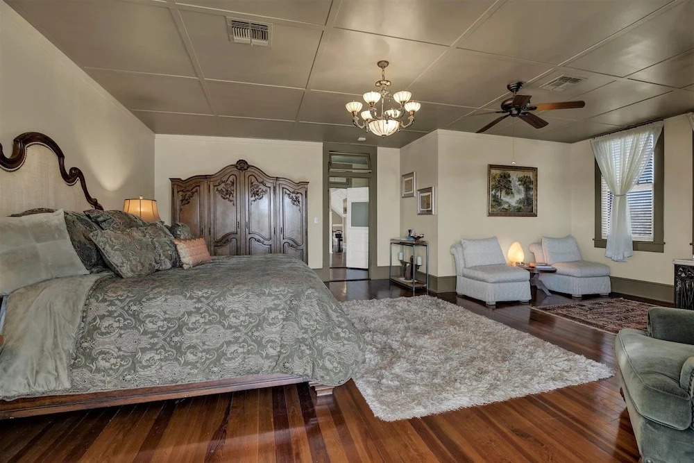 The Holekamp House Bed & Breakfast