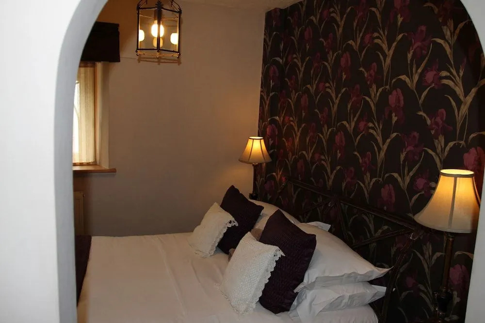 The Salty Monk Bed & Breakfast