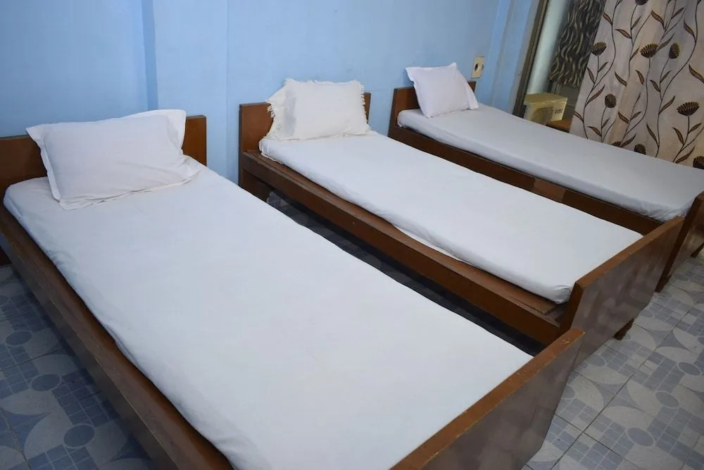 Parisha Residency- Temple Side Hotel