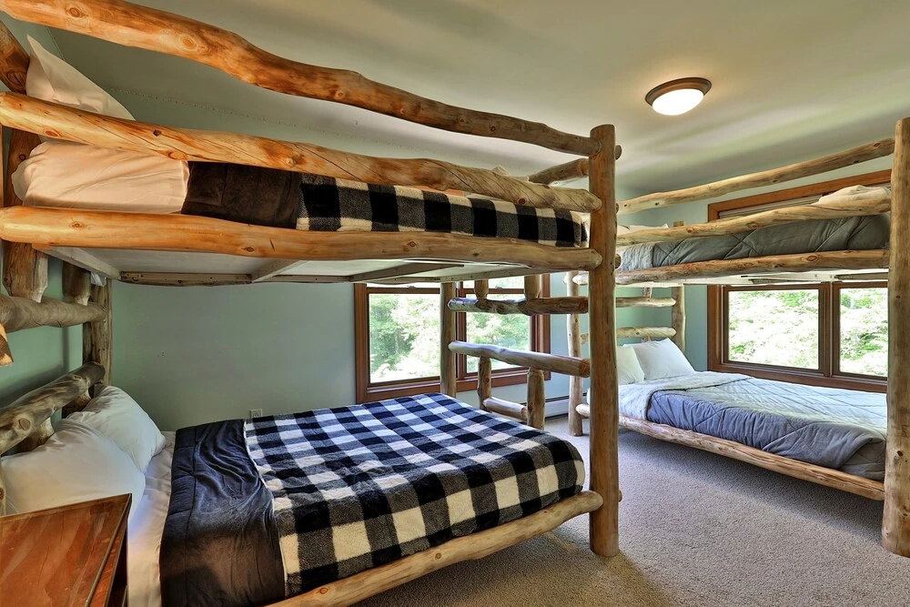 Cortina Mountain Chalet - Outdoor Hot Tub - Close to Pico and Killington Mountains home