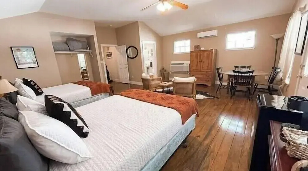 The Salado Inn Kolb Suite