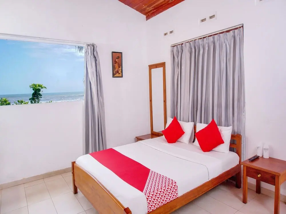 OYO 246 Roy Villa Beach Hotel
