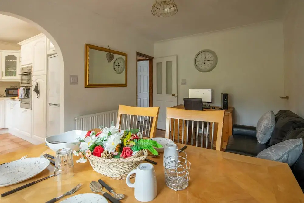 4-bed Detached, Pet Friendly House in Nelson