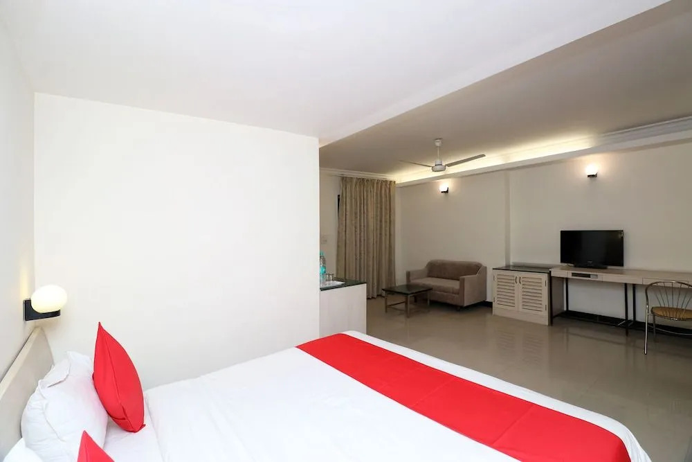 Capital O 1796 Grand Hotel