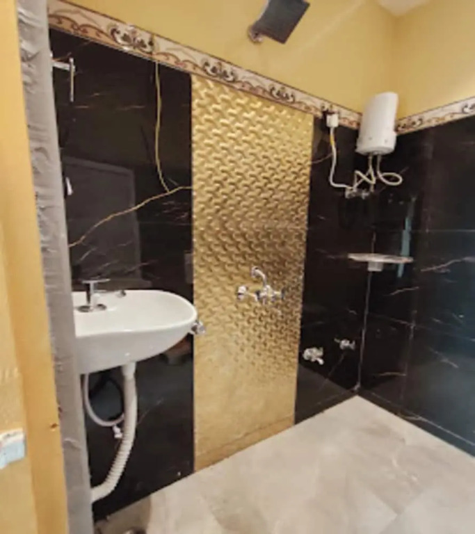 Hotel O Golden Suites