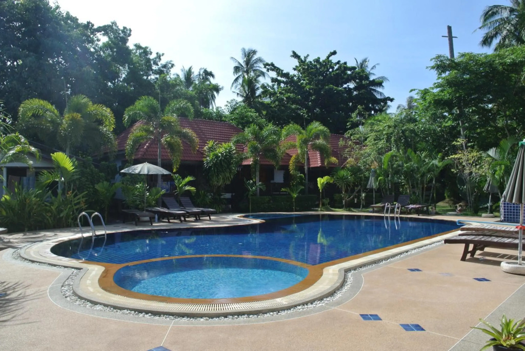Macs Bay Resort
