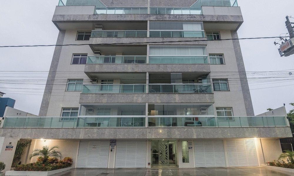 2-bedroom Apt 160m From the Beach Ewh0404