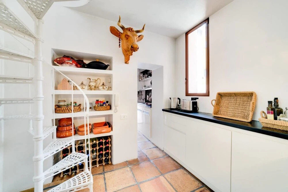 Luxury Art Apt With Terrace in Trastevere, Serviced by Hostmaker